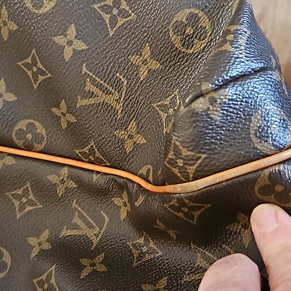 Louis Vuitton Totally MM Tote Monogram Canvas - Picture 14 of 14